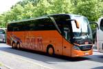 Setra S 516 HDH von Heinz Palm Busreisen aus Halbe, Brandenburg bei der Bus Demo in Berlin am 17.06.2020.