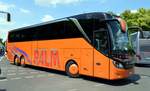 Setra S 516 HDH von Heinz Palm Busreisen aus Halbe, Brandenburg bei der Bus Demo in Berlin am 17.06.2020.