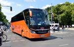 Setra S 516 HDH von Heinz Palm Busreisen aus Halbe, Brandenburg bei der Bus Demo in Berlin am 17.06.2020.