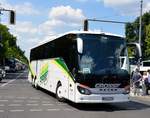 Setra S 517 HD von Gross Reisen OHG aus Heilbronn, B-W bei der Bus Demo in Berlin am 17.06.2020.