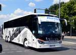 Setra S 517 HD von Hans Vogl Omnibusunternehmen aus Pfreimd, Bayern bei der Bus Demo in Berlin am 17.06.2020.