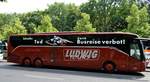 Setra S 517 HD von Ludwig Tours aus Zusmarshausen, Bayern bei der Bus Demo in Berlin am 17.06.2020.