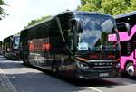 Setra S 517 HDH von Blitz Reisen GmbH aus Overath, NRW bei der Bus Demo in Berlin am 17.06.2020.