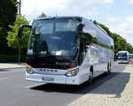Setra S 519 HD von Berlin Mobil Frank Richert GmbH aus Berlin bei der Bus Demo in Berlin am 17.06.2020.