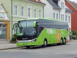 Setra 516 HD von Flixbus/Wricke Touristik aus Deutschland in Neubrandenburg.