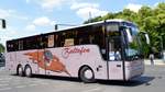 Van Hool T 916 Acron von Reise- und Omnibusunternehmen Kaltofen, Nicole Vogt aus Grimma, Sachsen bei der Bus Demo in Berlin am 17.06.2020.
