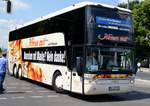 Van Hool TD 925 Astromega von Komm mit Morent GmbH & Co KG aus Eibau Sachsen bei der Bus Demo in Berlin am 17.06.2020.