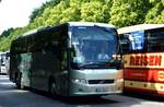 Volvo 9700 von Bertsch Reisen e.K. aus Falkensee, Brandenburg bei der Bus Demo in Berlin am 17.06.2020.