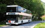 Neoplan Doppelstockbus im Schülerverkehr, fotografiert bei Fischbach am Inn am 14.05.2012 (Busunternehmen leider nicht bekannt)