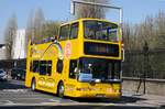 Sightseeing Bus der gelben Linie am 8.4.2017 in der City von Dublin.