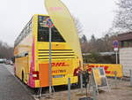 Um dem steigenden Andrang auf Postfilialen in der Coronazeit sicher begegnen zu knnen, setzt DHL in Berlin jetzt auf sogenannte Paketbusse. Hier die linke Seite eines MAN Lions City am 09. Dezember 2020 auf den Marktplatz Britz-Sd in Berlin.