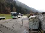 Zwei Setra S315NF (Wagen W4512 und W4513 mit Kennzeichen G 648 GL und G 180 AC) der Fa. Watzke gegen�ber der Busgarage in der Veitsch (Steiermark) von vorne fotografiert.