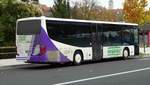 setra-400er-serie-nf-und-le/582038/setra-415-s-von-hochrhoenbus-steht Setra 415 S von 'Hochrhnbus' steht auf dem Busplatz in Bad Neustadt/Saale im Oktober 2017