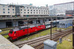 Die DSB ME 1536 (92 86 0001 536-8 DK-DSB) erreicht am 20 März 2019 mit einem Doppelstock-Regionalzug den  Hauptbahnhof Kopenhagen (Københavns Hovedbanegård).

Die Lok wurde 1985 von Thyssen-Henschel in Kassel unter der Fabriknummer 32783 gebaut, der Lokkasten ist von Scandia A/S in Randers (Fabriknummer 30032) und die elektrische Ausrüstung von BBC (Brown, Boveri & Cie.). Seit 2021 ist sie nicht mehr bei der DSB, sie wurde (wie die anderen) an die Leasing-Gesellschaft Nordic Re-Finance AB verkauft, wo sie nun als NRFAB TMe 1536 geführt wird.

Zu Beginn des Jahres 2020 wurden die ME 1509, 1513 und 1527 an die schwedische Leasing-Gesellschaft Nordic Re-Finance AB verkauft und erhielt dort die Bezeichnung NRFAB TMe mit gleichbleibender laufender Nummer. Anfang 2021 kamen noch zwei hinzu. Am 21. November 2021 kaufte Nordic Re-Finance die restlichen bei den DSB verbliebenen 26 Lokomotiven der Baureihe, dazu 250 Paletten mit dem gesamten Ersatzteillager und allen Spezialwerkzeugen. Mit den DSB besteht eine Vereinbarung zur technischen Hilfeleistung bei Betriebsproblemen. Die von Knorr-Bremse übernommene Komponentenwerkstatt von DSB wird weiterhin Drehgestelle, Achsen und Fahrmotoren erneuern. Die Lokomotiven werden in die Lokomotivwerkstatt von Railcare in Långsele gebracht. Dort werden notwendige Inspektionen, der ATC-Einbau, eventuelle Reparaturen und die Lackierung in Grün und Blau ausgeführt. 
