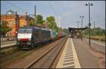 F�r METRANS ist mit einem Container-Zug ES 64 F4-157 / 189 157-1 im Einsatz und f�hrt am 05.09.2014 durch Uelzen    Bei der Lok handelt es sich um die 100.