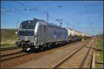 Rurtalbahn Cargo 193 810-9 mit Zacns in Wustermark-Priort, 21.04.2015    Mit Knickkesselwagen kam die Lok der Rurtalbahn Cargo Richtung Potsdam durchgefahren.