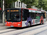 stuttgart-regional-bus-stuttgart-gmbh-rbs/719125/s-rs-2802-baujahr-2018-von-db S-RS 2802 (Baujahr 2018) von DB Regiobus Stuttgart wirbt für Pflanzen Mauk und fährt am 2.8.2020 durch die Kaiserstraße in Heilbronn.