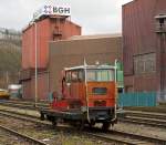   Ein mir unbekannter Kleinwagen mit Verbrennungsmotor Klv 53 mit hydraulischen Ladekran (Schwerer Rottenkraftwagen) abgestellt am 25.12.2014 am KSW Bahnhof Siegen-Eintracht (Betriebsbereich