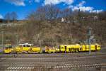   Links die Plasser & Theurer Universalstopfmaschine 08 - 275 Unimat 3S Y (Schweres Nebenfahrzeug Nr.