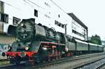 Sonderzug mit 50 3519 verlässt am 30 Mai 2004 Salzburg-Itzling.