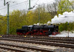 Die 52 4867 / 052 867-3 (90 80 0052 867-3 D-HEF) der Historische Eisenbahn Frankfurt e.V., ex GKB 152.4867 (Graz-Köflacher Eisenbahn- und Bergbaugesellschaft), ex ÖBB 152.4867, ex DRB 52 4867, am 22 April 2017 beim Umsetzen im Bahnhof Au/Sieg.

Die Güterzug-Dampflokomotive 52 4867 wurde 1943 bei Maschinenbau und Bahnbedarf AG in Potsdam-Babelsberg unter der Fabriknummer 13931 gebaut und an die Deutschen Reichsbahn geliefert. Nach dem Krieg blieb sie in Österreich und wurde zur ÖBB 152.4867, 1970 kam sie zur GKB und 1980 kaufte die HEF die Lok.