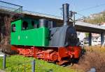   Die Hohenzollern-1000mm-Dampflok Carl 13 der ehemaligen Kreis Altenaer Eisenbahn, am 08.03.2014 beim Bahnhof Altena als Denkmallok.