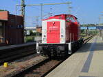 202 885 blieb nach der Ausfahrt des Sonderzuges Putbus-Leipzig,am 25.Mai 2024,noch ein paar Minuten in Bergen/Rügen.