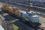 CFL Cargo Mietlok 1109, (92 80 1271 016-8 D-AT-LU), Vossloh G 1000 BB, Fabriknr. 5001541, Baujahr 2004, Bauart B’B‘-dh, seit 2021 von der CFL gemietet, steht in der Abstellung auf dem Gelnde von Arcelor Mittal, gesehen vom Vlodukt aus in Esch Belval. 08.03.2024 Like the Bummblebee we work hard all day every day for our future foryou Wie die Hummel arbeiten wir jeden Tag, den ganzen Tag hart fr unsere Zukunft fr Sie. 