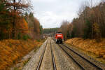 Die 294 580-6 (98 80 3294 580-6 D-DB), eine remotorisierte V 90 der DB Cargo AG fhrt am 24.11.2022 al LZ (Lokzug), bei Maxhtte (km 31) die Bahnstrecke Bahnstrecke Regensburg - Schwandorf  - Weiden (KBS 855) in Richtung Schwandorf. Foto aus dem letzten Wagen vom alex RE 25.

Die Bahnstrecke Regensburg–Weiden ist eine nicht elektrifizierte zweigleisige Hauptbahn in Bayern. Sie verbindet die oberpflzische Bezirkshauptstadt Regensburg ber Schwandorf mit Weiden in der Oberpfalz.
