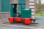   Die kleine O&K MV0A Feldbahn-Denkmallok am 23.03.2014 beim Museum Villa Grün in Dillenburg.