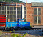 Die Lok 763 der thyssenkrupp Hohenlimburg GmbH, ex 763 Hoesch Hohenlimburg GmbH, ex SK 32 (Siegener Kreisbahn GmbH), am 31.05.2022 auf dem Werksgelände in Hagen-Hohenlimburg, aus einem fahrenden