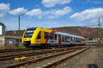 Der VT 502 (95 80 1648 102-9 D-HEB / 95 80 1648 602-8 D-HEB), ein Alstom Coradia LINT 41 der neuen Generation / neue Kopfform, der HLB (Hessische Landesbahn GmbH) fährt am 09.04.2021, RB 90