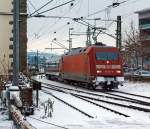 Die 101 142-8 zieht den IC 2370  IC Schwarzwald  am 08.12.2012 von Kontanz in Richtung Hamburg-Altona, hier kurz vor dem B Fischmarkt (km 414,040).