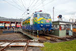   Der DB-Touristikzug  Paradiesvogel , die 103 220-0 (91 80 6103 220-0 D-DB) am 26.08.2017 auf der Drehscheibe im Südwestfälischen Eisenbahnmuseums in Siegen, hier Lokschuppenfest.