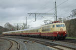 Ebenfalls am 08.12.2018 durchfährt ein Leerreisezug bestehend aus 103 113 + 6 TEE Wagen + E03 001 von Treysa nach Koblenz ins DB Museum, hier bei der Durchfahrt in Cölbe.