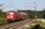 DB 111 183 vor RE 4257 Nrnberg - Mnchen, KBS 880 Nrnberg - Passau, fotografiert beim Verlassen der Brcke ber die Weie Laber bei Deining am 26.07.2012