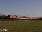 Eine 111er zieht bei Thngersheim eine RB.