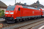 Die 146 120-1 (91 80 6146 120-1 D-DB) am 25.08.2014, mit dem RE 30  Main-Weser-Express  (Kassel Hbf - Gießen - Frankfurt/Main Hbf), beim Halt im Bahnhof Treysa.