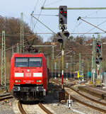   Die 152 098-0 (91 80 6152 098-0 D-DB) der DB Cargo Deutschland AG fhrt am 24.03.2017 mit einem Gterzug durch Betzdorf/Sieg in Richtung Siegen.