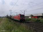 185 315-9 zieht ein gemischten Gterzug durch Obertraubling.