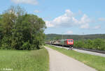 185 219-3 + 185 389  Co2 Frei mit einem Gemischten Güterzug aus Nürnberg nach Passau bei Pölling.