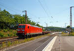   Die 185 171-6 (91 80 6185 171-6 D-DB) der DB Schenker Rail Deutschland AG fhrt am 02.07.2015 mit Schotter beladenen Res-Wagen durch den Hp Rudersdorf/Kr Siegen (Wilnsdorf-Rudersdorf) in Richtung