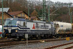 Die an die Retrack (ein Tochterunternehmen der VTG) vermietete Siemens Vectron der Railpool 193 811-7 (91 80 6193 811-7 D-Rpool) „Jule  fhrt am 05.01.2022 mit einem Zuckerzug (VTG