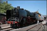 01 005 wird besonders wegen der �bergro�en Treibr�der von Jung und Alt bestaunt. Gebaut wurde die Lok bei Borsig im Jahre 1926 und ist die �lteste erhaltene Einheitslokomotive Deutschlands (ex DR, Eigentum VMD, Dampflokfest im Traditionsbahnbetriebswerk Sta�furt, gesehen Sta�furt-Leopoldshall 05.06.2010)