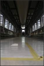 Nichts drinn, aber den Sitz f�r den Triebfahrzeugf�hrer hat man schon installiert.