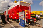InnoTrans 2016 in Berlin: 6-achsiger Gelenkwagen vom Typ Sggrrs zum Transport von 20' und 40' Containern. Der Wagen wurde von Tatravagonska A.S. Poprad gebaut und auf der Messe als Neuheit ausgestellt. Das Eigengewicht des Wagen betr�gt 25 t, das Ladegewicht 90 t. Die maximale H�chstgeschwindigkeit betr�gt 120 km/h (RSL) mit Drehgestell Y25Ls(s). Die Be- und Entladung erfolgt entweder vertikal mit Kran oder mobilen Umschlagger�ten.