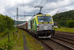 Die an die Dortmunder Eisenbahn GmbH (DE) vermietete SIEMENS Vectron Dual Mode 248 034-1  Phoenix  (90 80 2248 034-1 D-DE) der Captrain Deutschland GmbH fährt am 01 Juli 2024, mit einem Coilzug