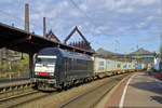 ER 20-013 zieht ein MAERSK Containerzug durch Völklingen am 28 März 2017.