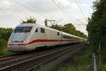 
Der ICE 1  Memmingen  Tz 112 (401 012 / 401 512) rascht am 31.05.2014 auf der Riedbahn (KBS 665) bei Gro-Gerau in Richtung Frankfurt am Main.