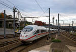 Der DB ICE-3M (BR 406) Tz 4611  Düsseldorf  verlässt am 03.10.2015, als ICE 18 von Frankfurt a.M.